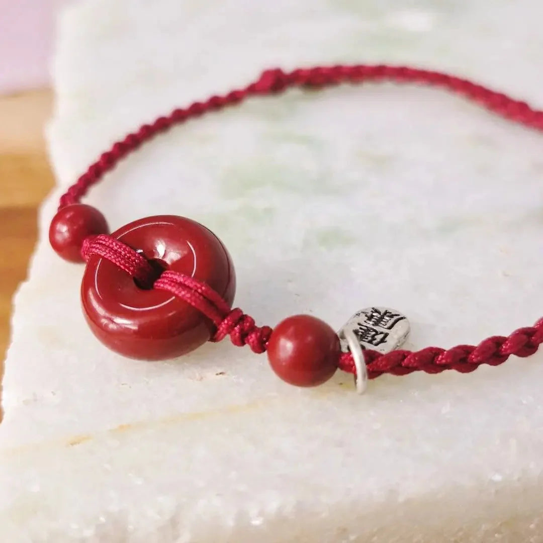 Pulseira Tibetana das Bênçãos em Cinábrio Vermelho — detalhe