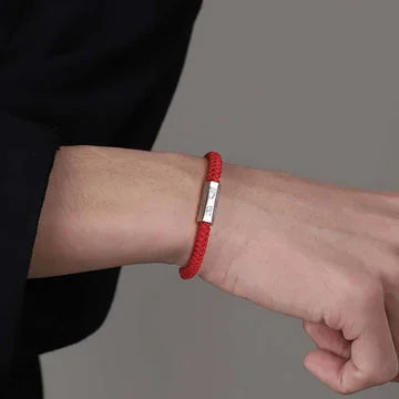 Pulseira Vermelha do Guardião Sagrado — no pulso