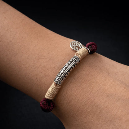 Pulseira Tibetana da Ressonância Espiritual — no pulso