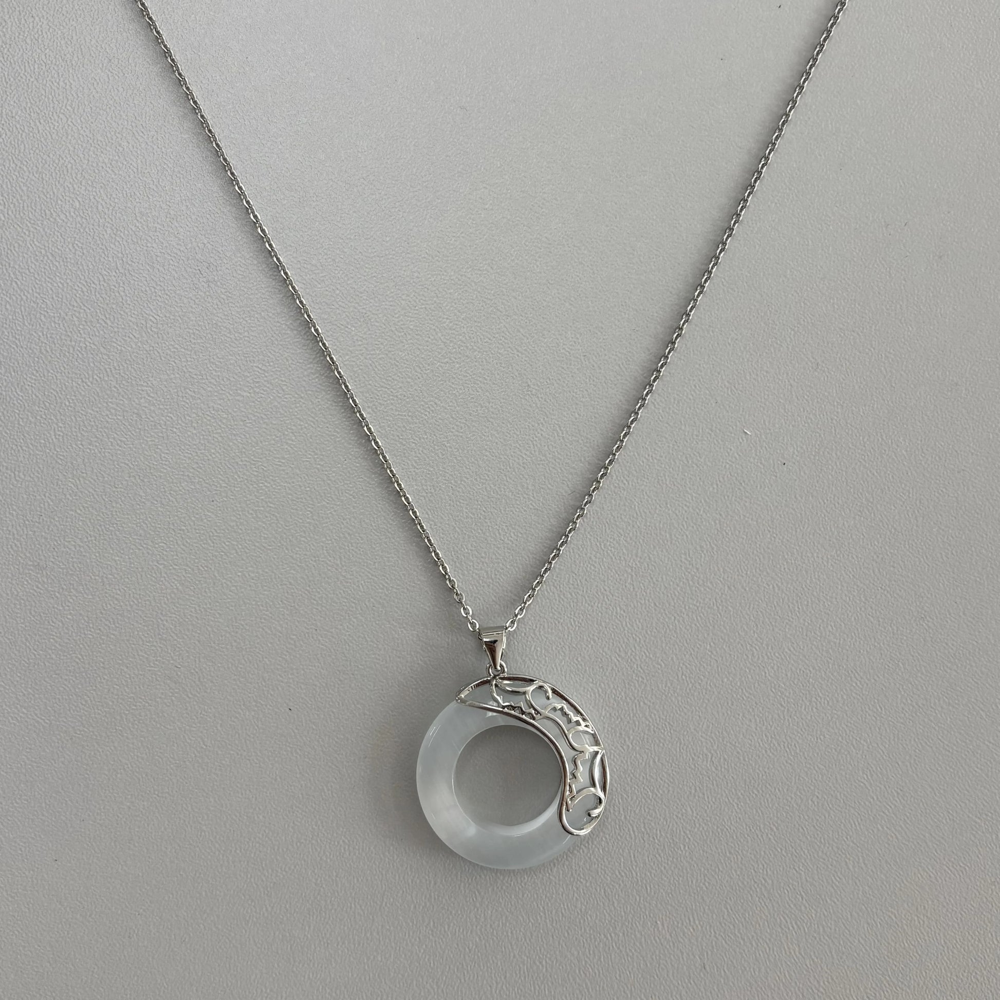 Colar Koi da Sorte em Jade — foto principal