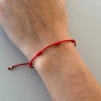 Pulseira Premium dos 7 Nós para Adultos — no pulso