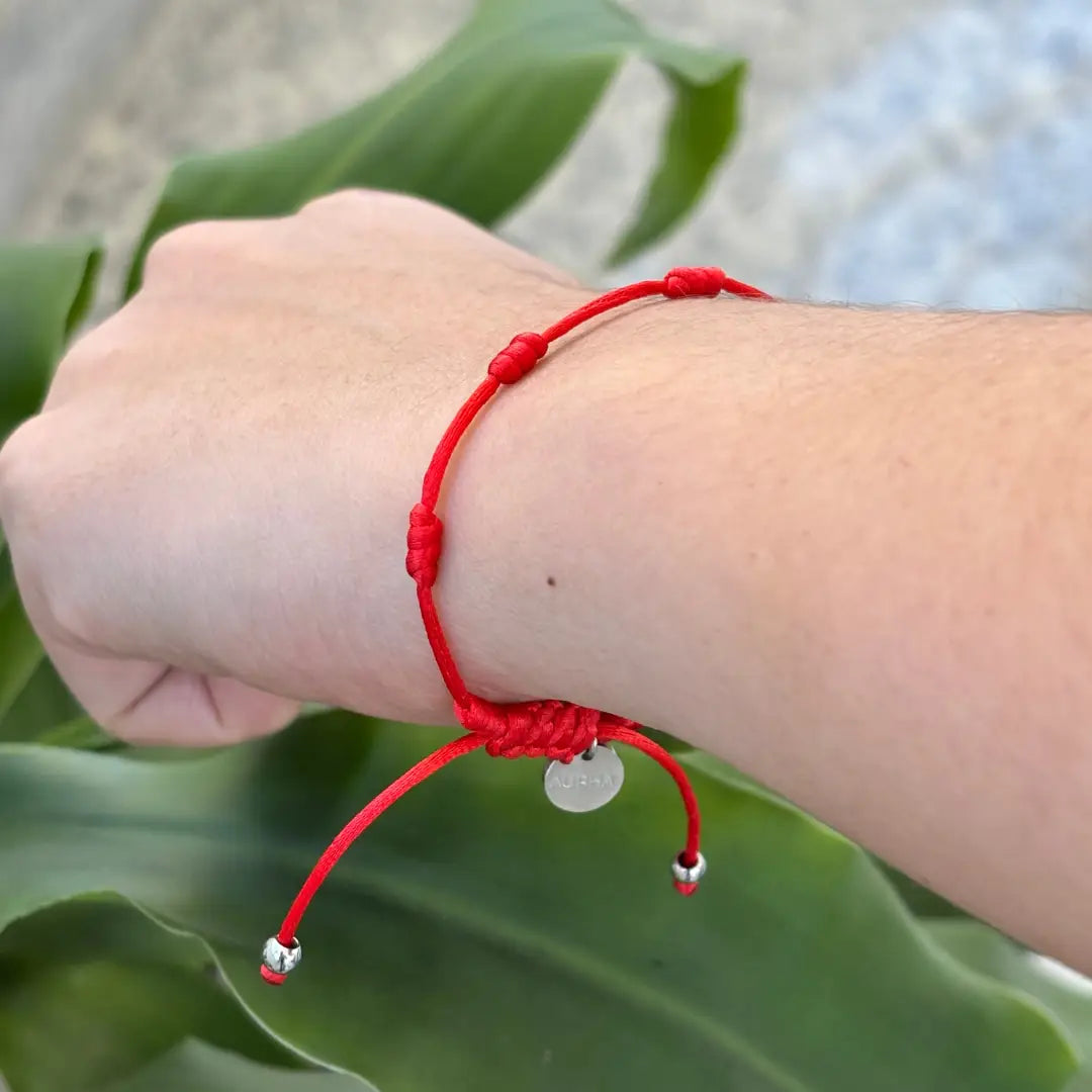 Pulseira Premium dos 7 Nós para Adultos — no pulso