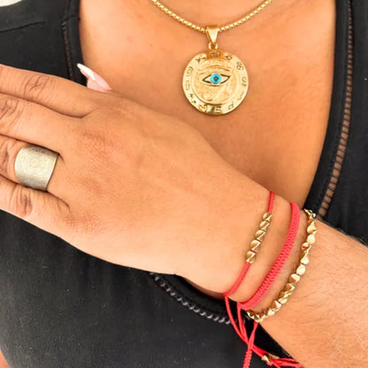 Pulseiras Budistas Da Tripla Proteção — no pulso