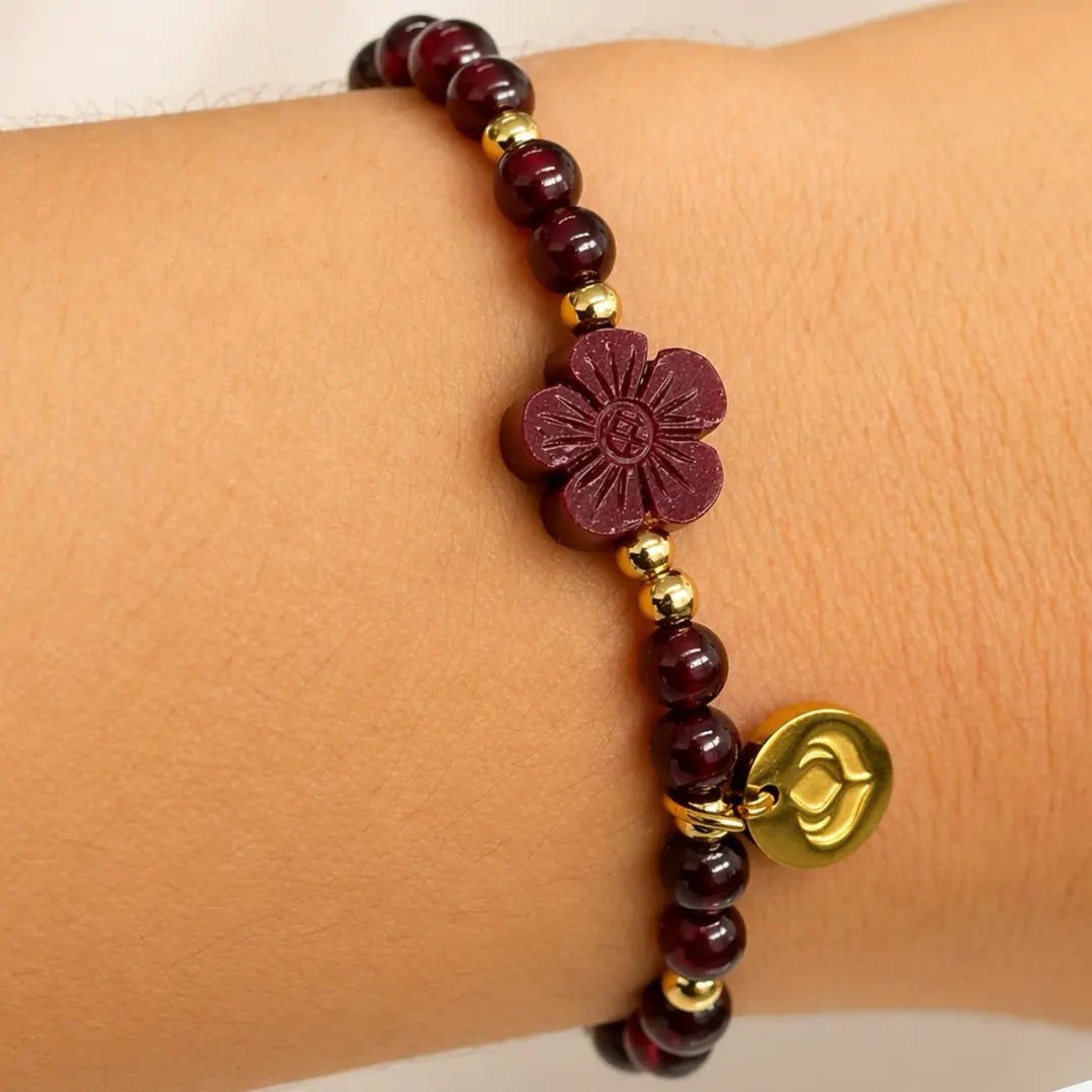 Pulseira da Purificação em Granada Natural — no pulso