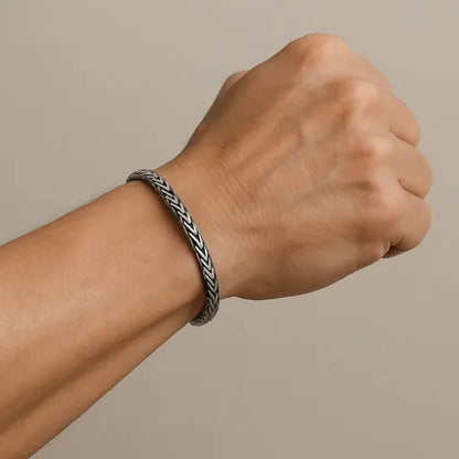 Pulseira Dragão Vintage da Riqueza — no pulso