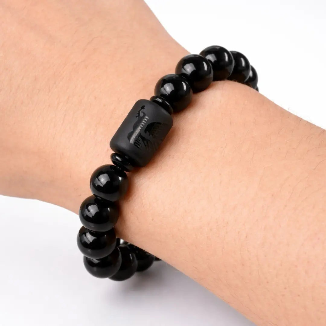 Pulseira Fênix em Obsidiana — no pulso