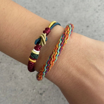 Pulseira Tibetana Mandala da Sorte — no pulso
