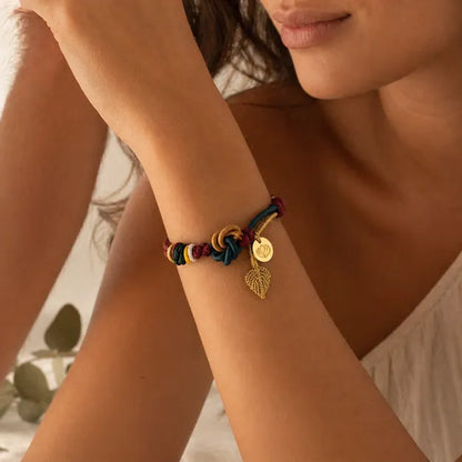 Pulseira Tibetana Mandala da Sorte — no pulso