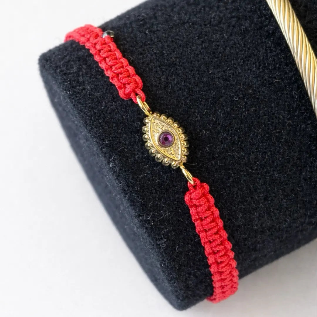 Pulseira Vermelha Contra Ansiedade e Mau-Olhado Dourada — embalagem