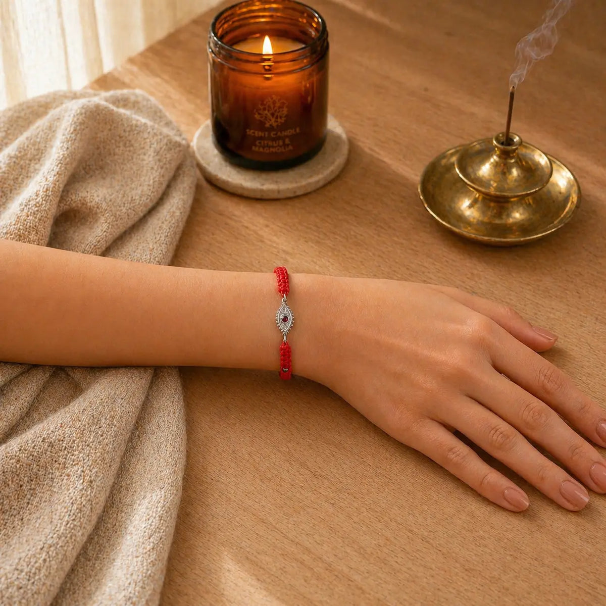 Pulseira Vermelha Contra Ansiedade e Mau-Olhado Prateada