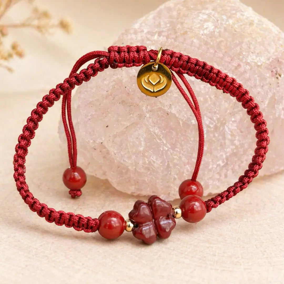 Pulseira Vermelha das Bênçãos em Trevo de Quatro Folhas — estilo de vida