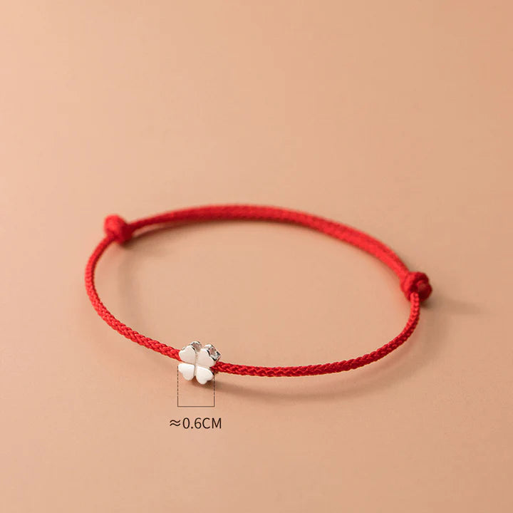 Pulseira Vermelha Trevo da Sorte — detalhe