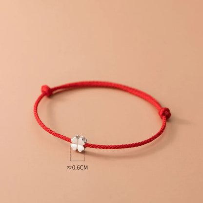 Pulseira Vermelha Trevo da Sorte — detalhe